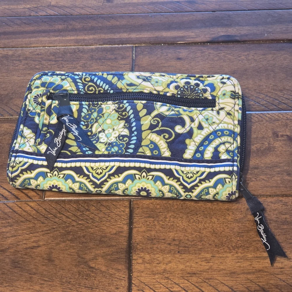 Vera Bradley Retired Rhythm and Blues Turn Lock Style Clutch Wallet - Quilted - Picture 2 of 9